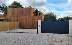 Gite Atypique En Bois Entre Ville Et Verdures
